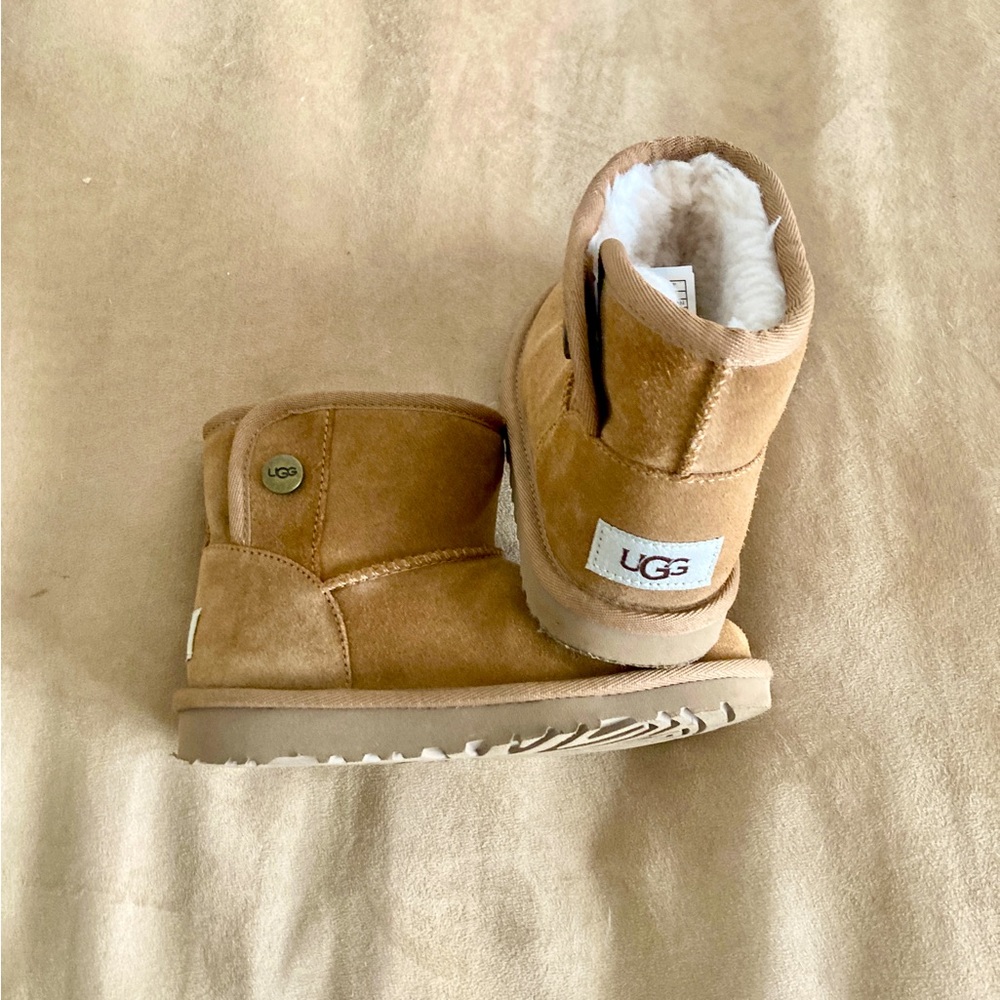 Classic UGG Girls Boots Sz 12